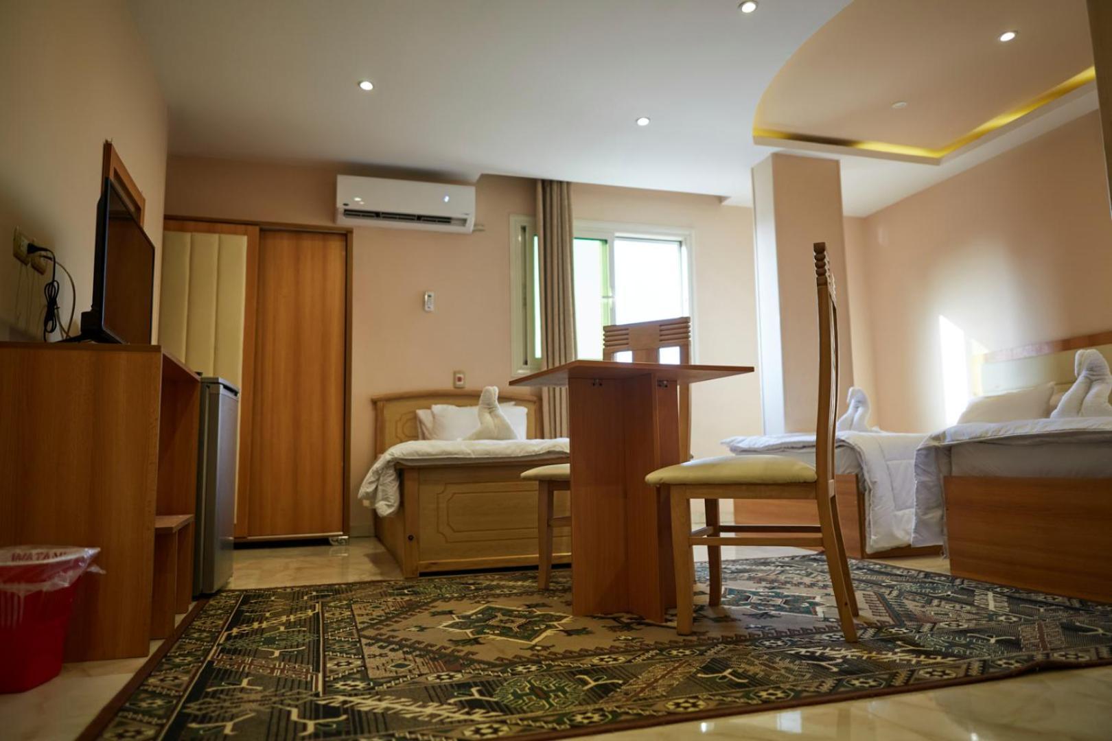 Kafret el-Gabal Grand Pyramid View Hotel מראה חיצוני תמונה