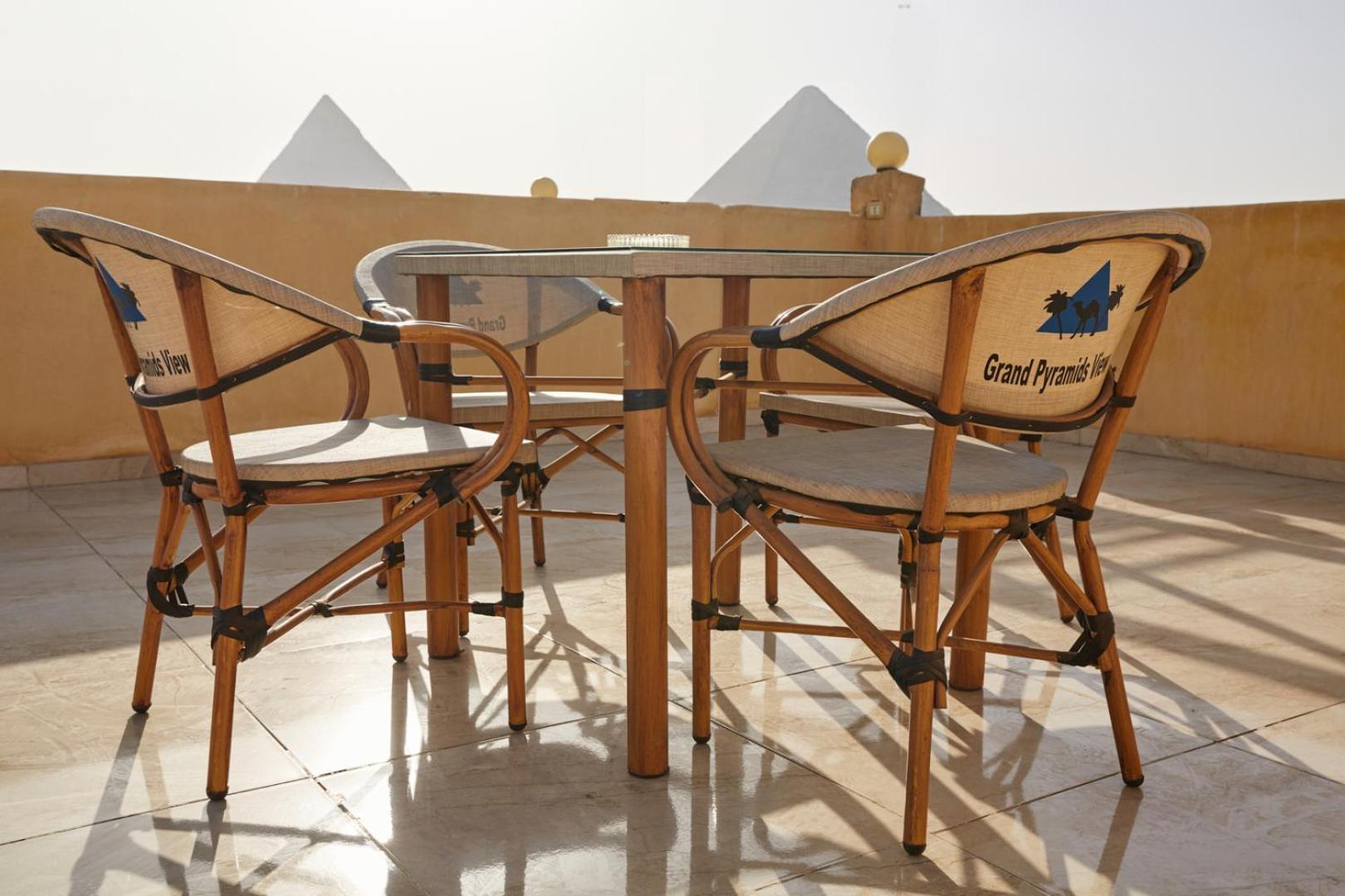 Kafret el-Gabal Grand Pyramid View Hotel מראה חיצוני תמונה