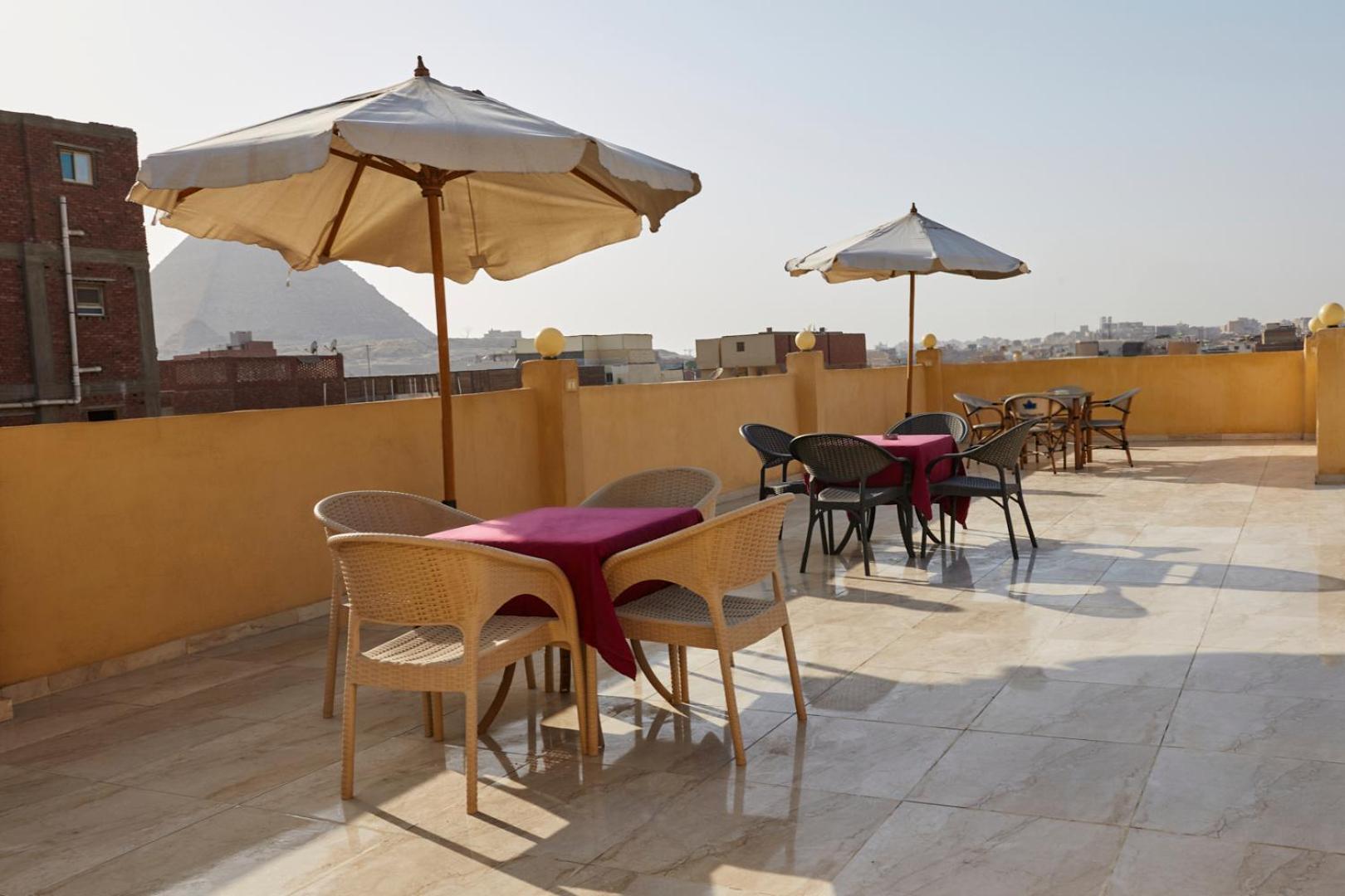 Kafret el-Gabal Grand Pyramid View Hotel מראה חיצוני תמונה