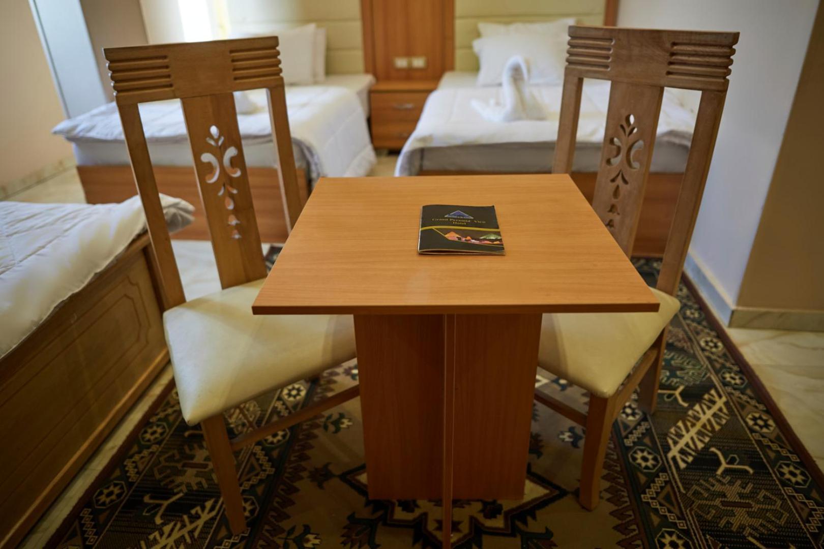 Kafret el-Gabal Grand Pyramid View Hotel מראה חיצוני תמונה