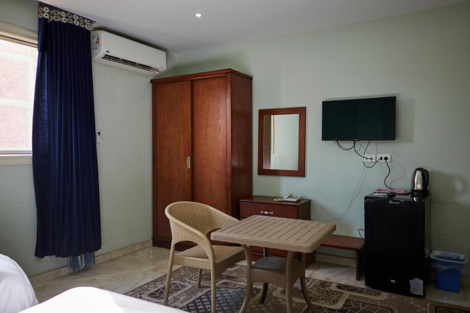 Kafret el-Gabal Grand Pyramid View Hotel מראה חיצוני תמונה