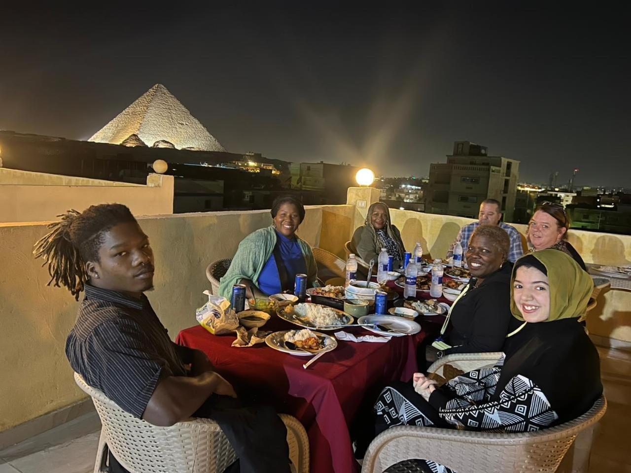 Kafret el-Gabal Grand Pyramid View Hotel מראה חיצוני תמונה