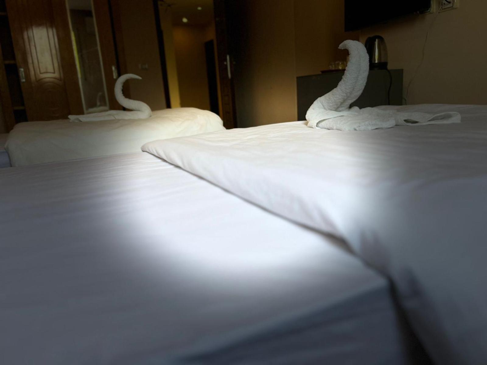 Kafret el-Gabal Grand Pyramid View Hotel מראה חיצוני תמונה